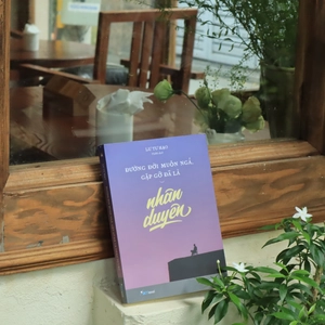 đường đời muôn ngả, gặp gỡ đã là nhân duyên - bản đặc biệt - tặng kèm bookmark + postcard + chữ ký tác giả ngẫu nhiên - Ảnh 6
